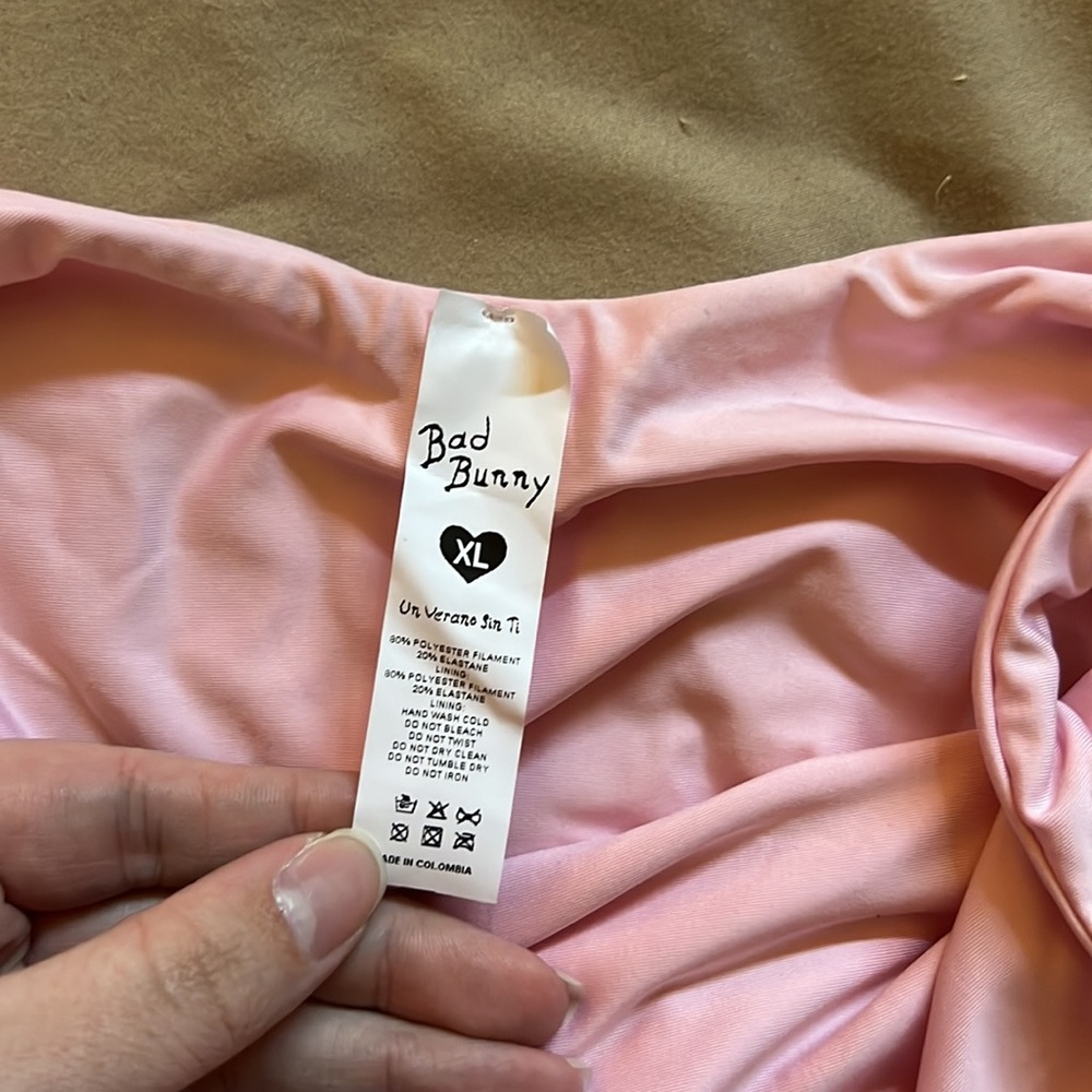 Bad bunny un verano sin ti swimsuit size XL - Picture 2 of 2